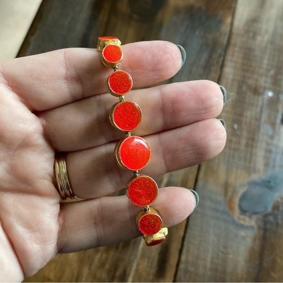 Red-Orange Circle Stone bracelet - Gold tone links - agate - security chain! - Picture 3 of 11